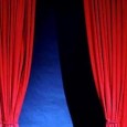 Continua la tournèe dell’ instancabile Teatro Blu di Cadegliano (VA) con la sua nuova produzione ” UNA VITA PER DUE MONDI”  Dedicata al Maestro Gian Carlo Menotti di cui si è festeggiato il centenario quest’ […]