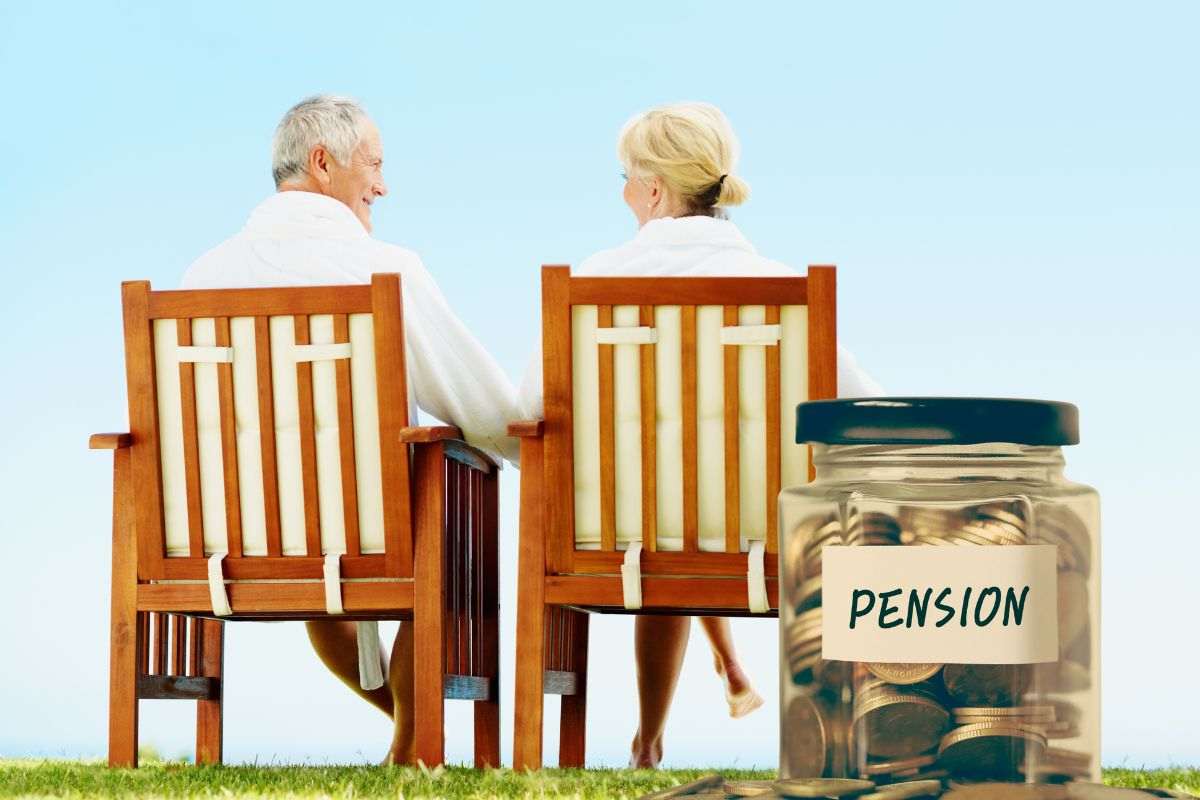 Anziani si godono la pensione rilassandosi