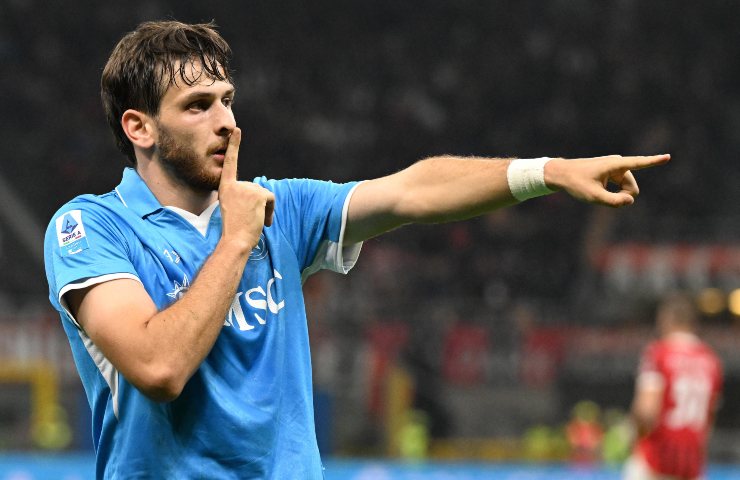 Khvicha Kvaratskhelia con la maglia del Napoli